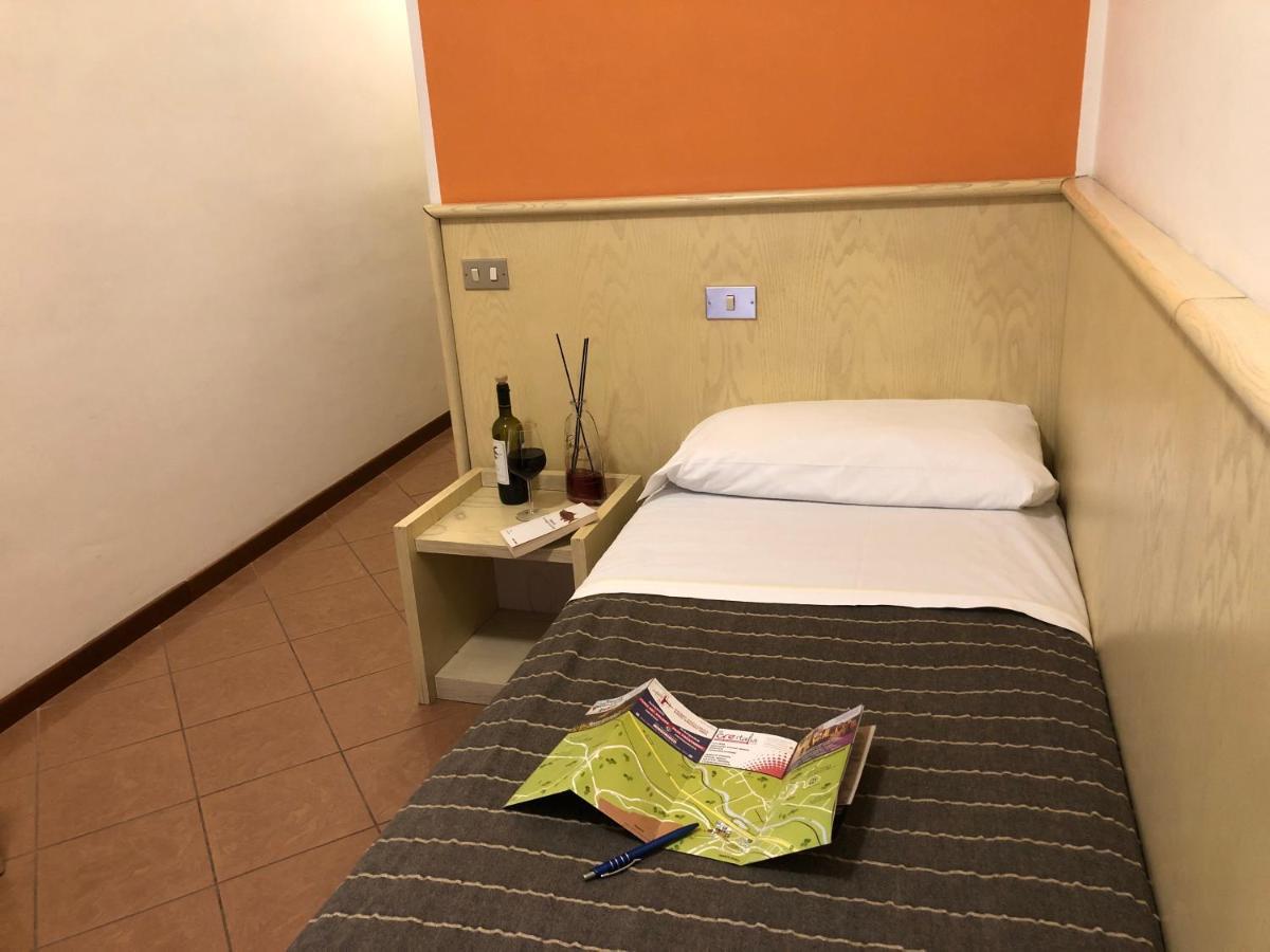 Hotel Kristall Orvieto Luaran gambar